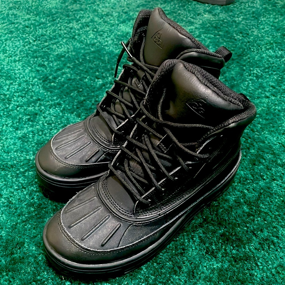 NIKE Woodside ACG Boots